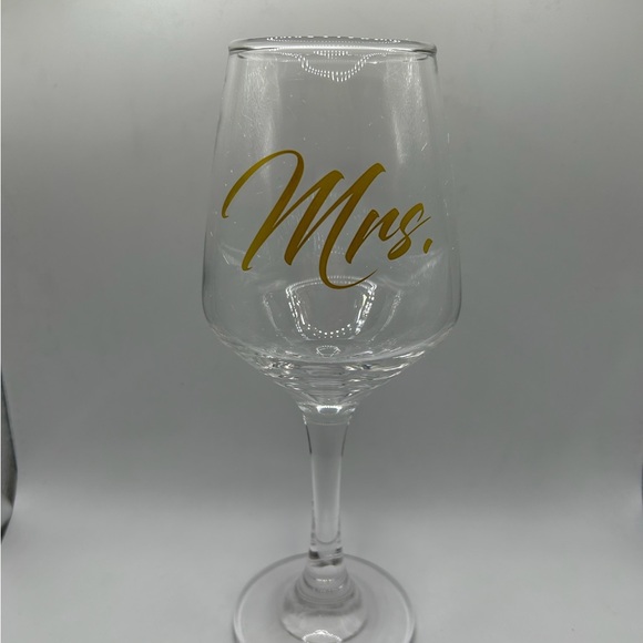 Other - ‘Mrs.' Wine Glass - Festive Wedding Anniversary NEW
